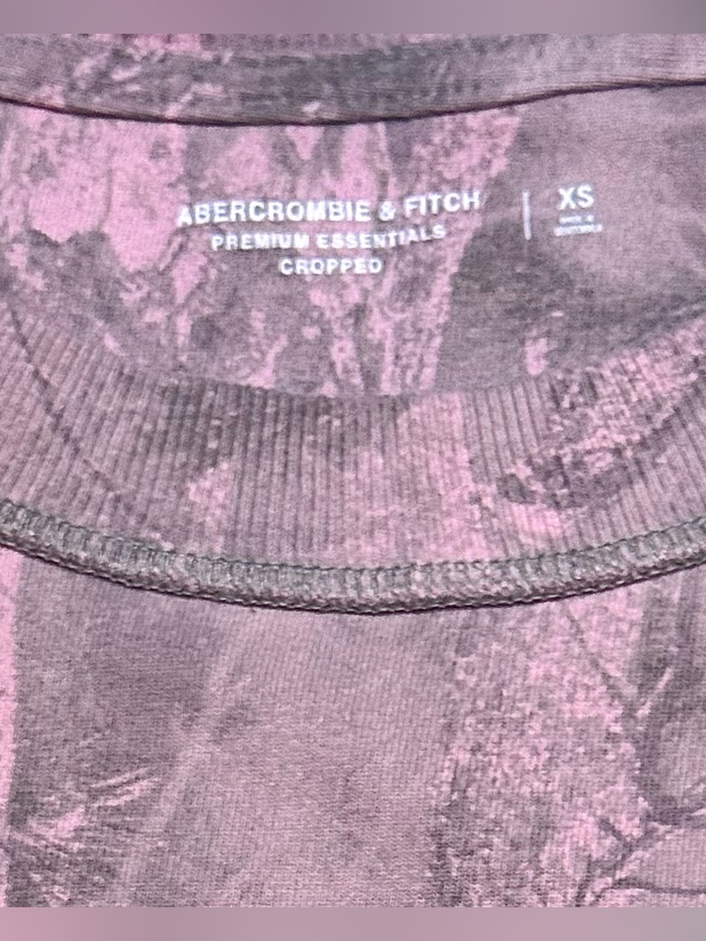 Abercrombie & Fitch Pink Camo Crop Top XS Y2K Athleisure Gym Soft Girl - Picture 3 of 5